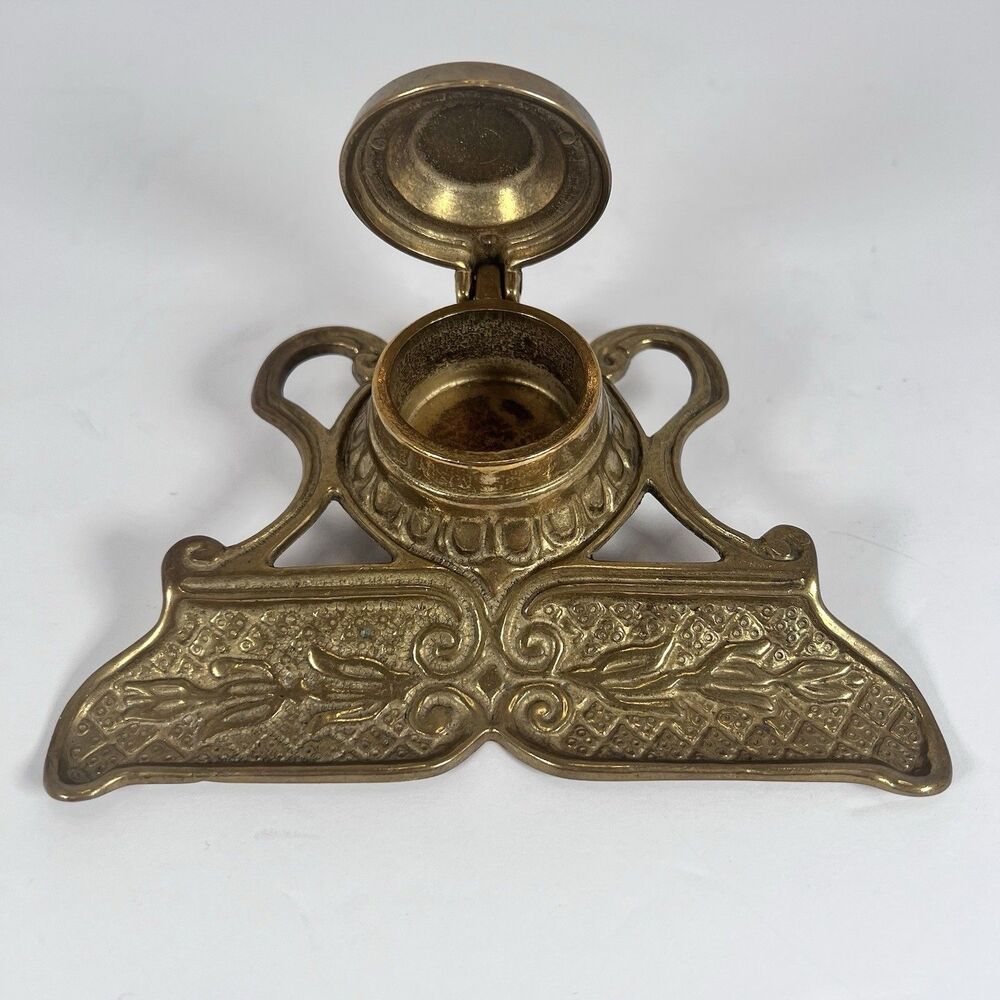 Inkwell Victorian / Colonial‎ Style Ornate Cast Solid Brass With Pen Holder